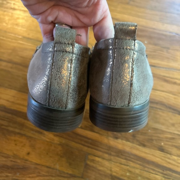 Clarks trish bell metallic suede slip on l
Bootie flats 7.5 office city comfort - Picture 4 of 5